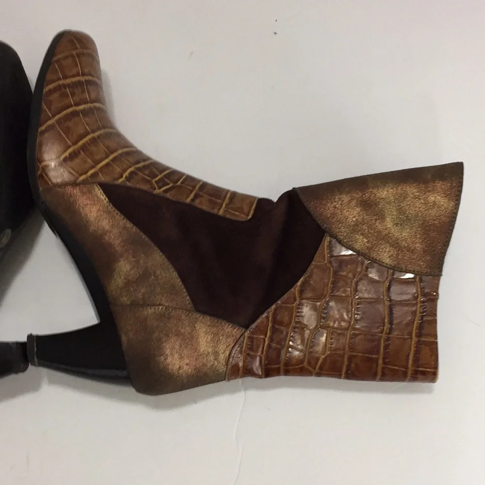 Helle Comfort Brenna  Mixed Media , Suede, Leather, Gold Embossed Bootie 36